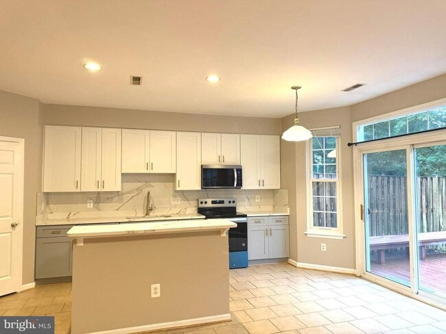 Photo - 4073 Britwell Pl