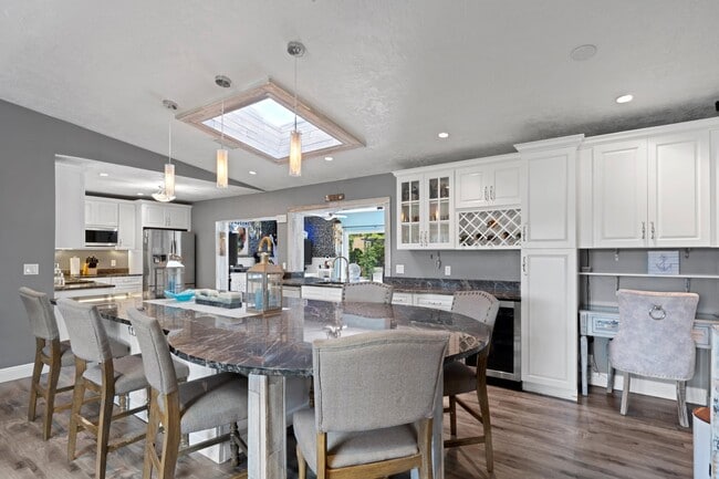 Photo - 199 N Country Club Blvd