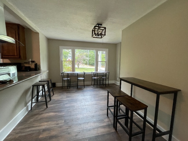 Photo - 120 Longview Dr