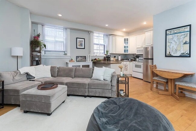 Photo - Modern Unit in Prime Location
