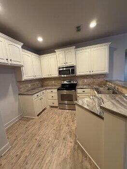 Photo - 6105 73rd St