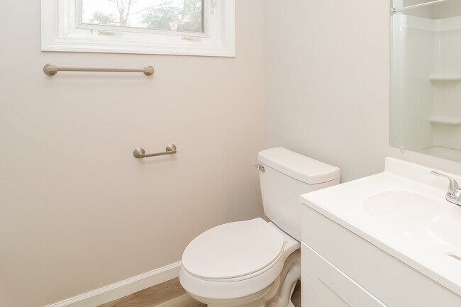 Photo - 1722 Overhill Rd
