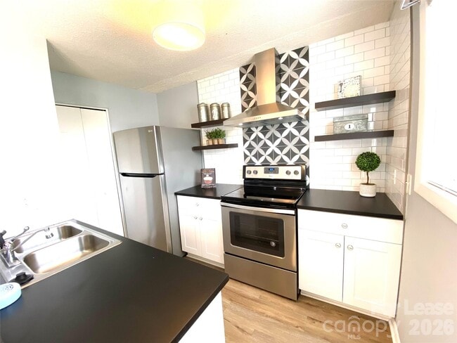 Photo - 1931 Lancer Ct