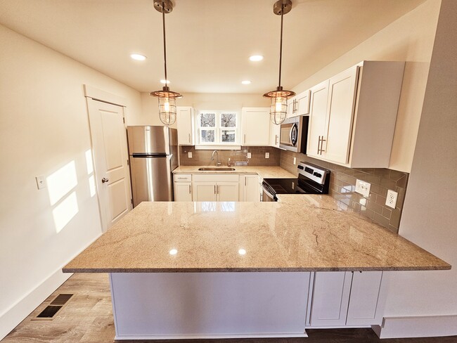 Building Photo - 1219 N 7th St Unit B Rental