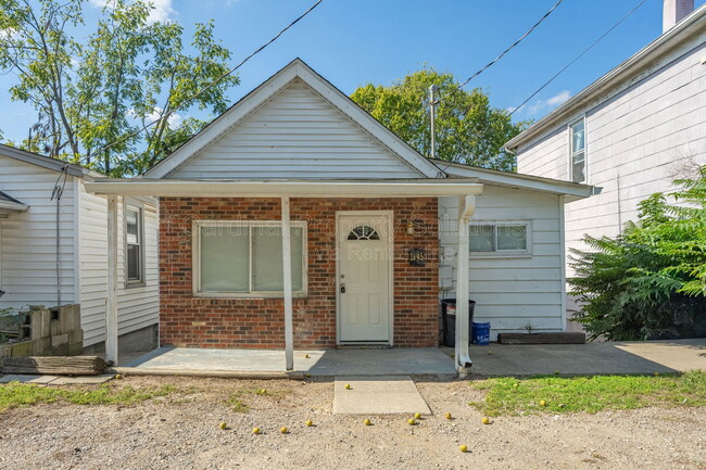 Photo - 1845 Kahn Ave