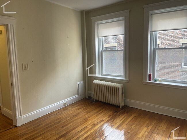 Building Photo - 9/1 No Fee! Spacious 1BR apartment on Allston/Brookline border Unit 109