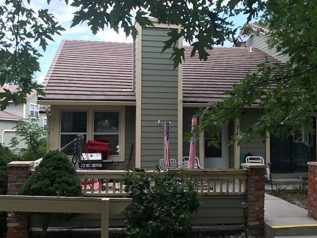 Great 3 Bed/3 Bath End Unit Townhome In Co... - Great 3 Bed/3 Bath End Unit Townhome In Co...