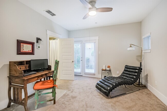 Photo - 809 Leavenworth Ave