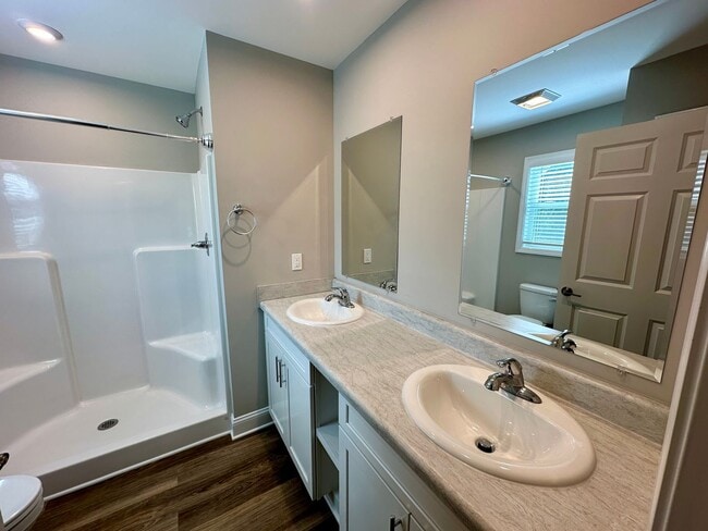 Photo - Brand New Spacious 3 Bedroom, 2 Bathroom H...