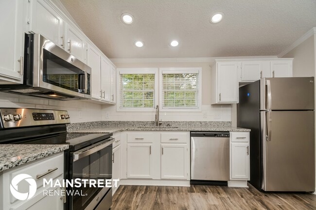 Photo - 617 E Walnut Ave House