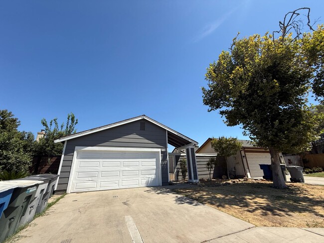 Must see! 2-bedroom, 2-bathroom single-sto... - Must see! 2-bedroom, 2-bathroom single-sto... House