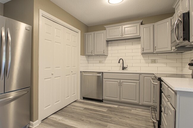 Photo - 6905 E 112th St