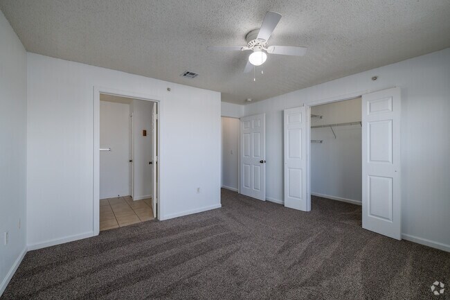 2BR, 2BA - 1,067SF - Primary Bedroom