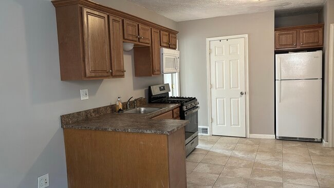 Photo - 12010 Paul Ave