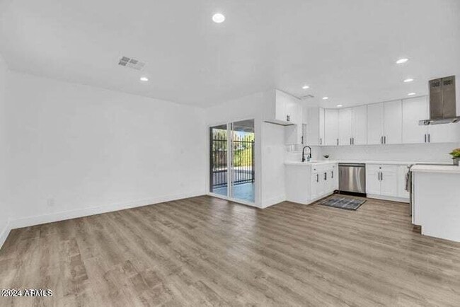 Photo - 1734 E Laguna Dr