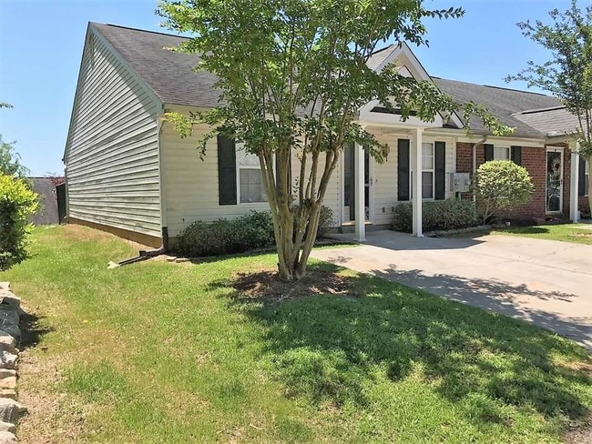 Photo - 239 High Point Way