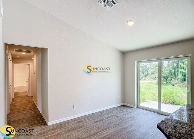 Photo - 521 Sargent St