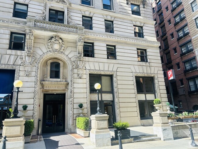 Building Photo - 21 Beacon St Unit 8N Rental