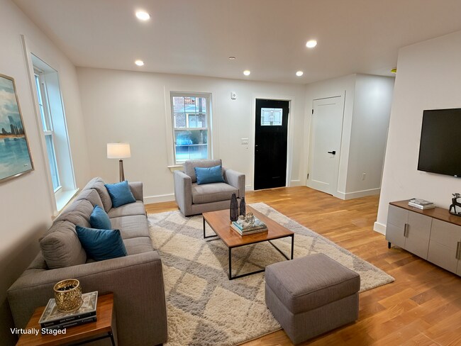 Building Photo - 36 Shepard St Unit 1 Rental