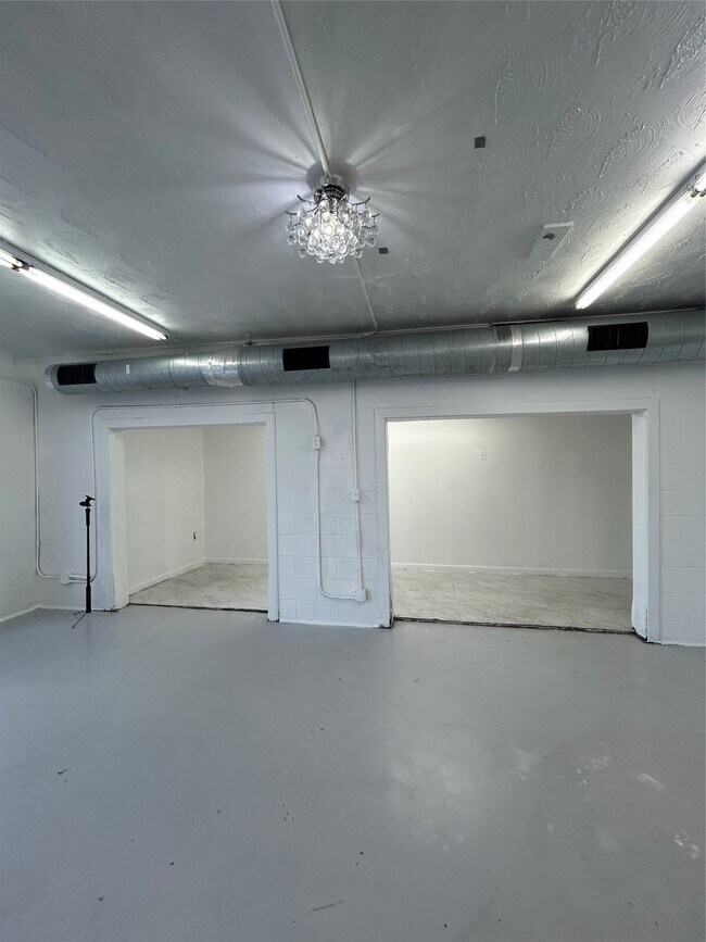 Photo - 1804 N Main St