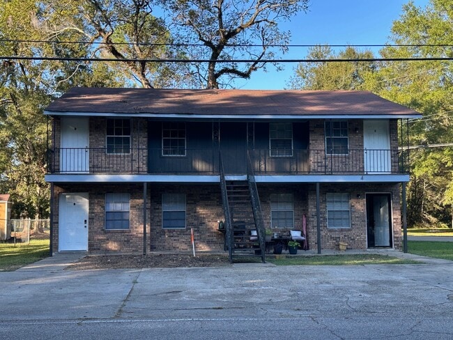 Building Photo - 4 Eatonville Rd Unit C