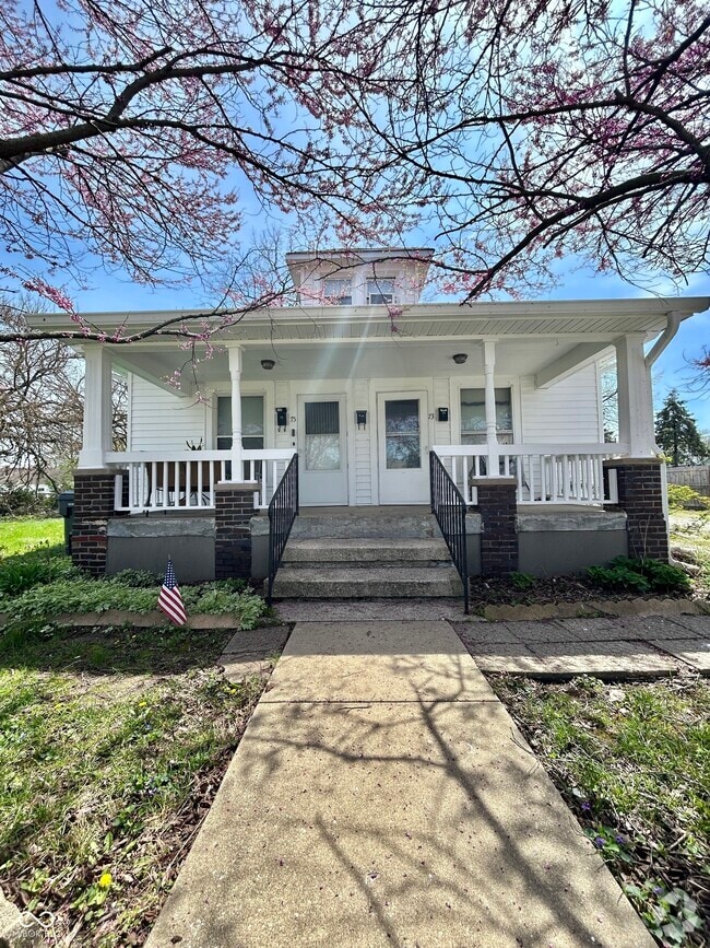 Building Photo - 73 1/2 E Broadway St Rental