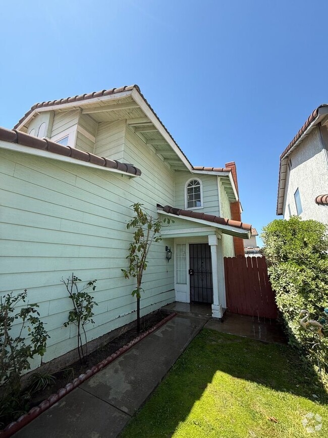 Building Photo - Coming Soon in Moreno valley Rental