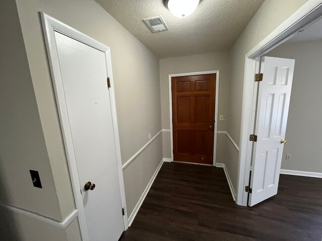 Photo - 704 E Grady St