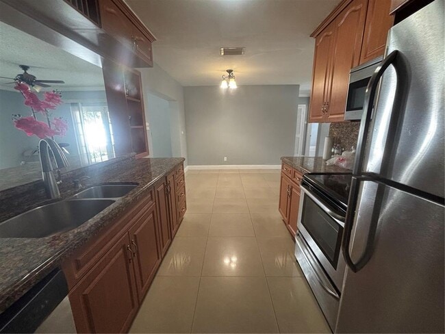 Photo - 6881 SW 6th St