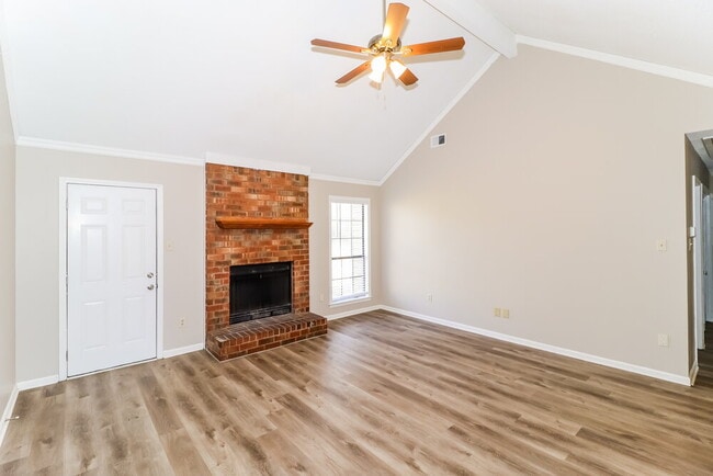 Photo - 4348 Breeds Hill Dr