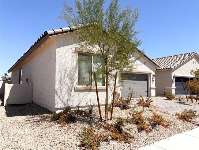 Photo - 3232 Lahontan St