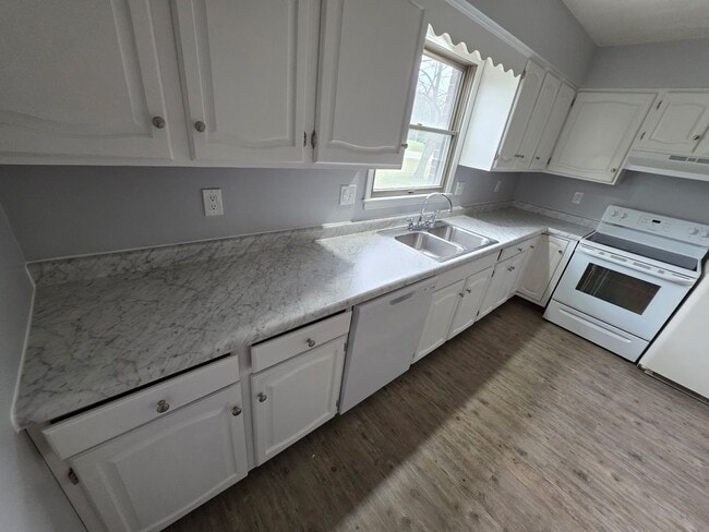 Building Photo - 2380-2382 Haviland Ct Unit 2380 Haviland Ct