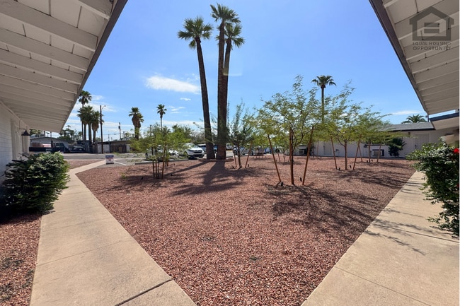 1320 N 48th Pl Unit 1320 N 48th Pl Unit 3