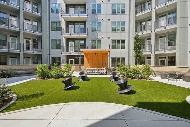 Link Apartments® Lake Park