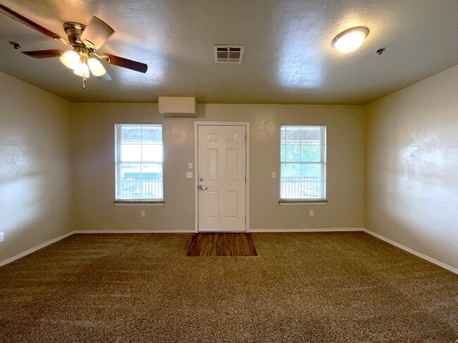 Photo - 2442 NW 39th St Unit #204