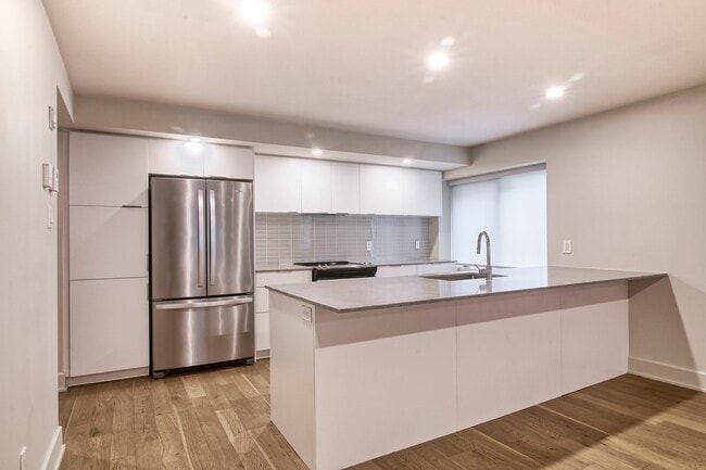 Building Photo - 37 Roosevelt Ave Unit 101