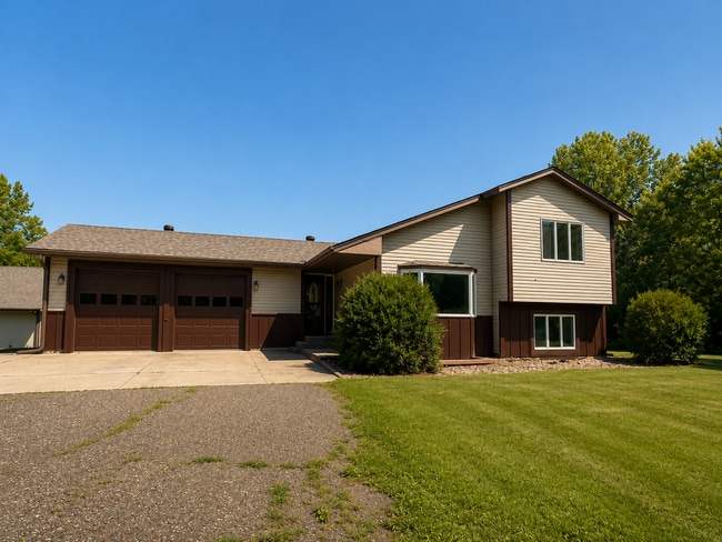 Building Photo - 11770 Dellwood Rd N