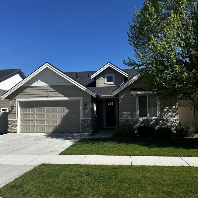 Building Photo - 3440 E Girdner Dr