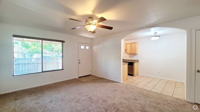 Building Photo - Perfect Single Story Condo Available! Unit 1