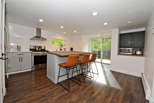 Photo - 10890 Walnut Cir