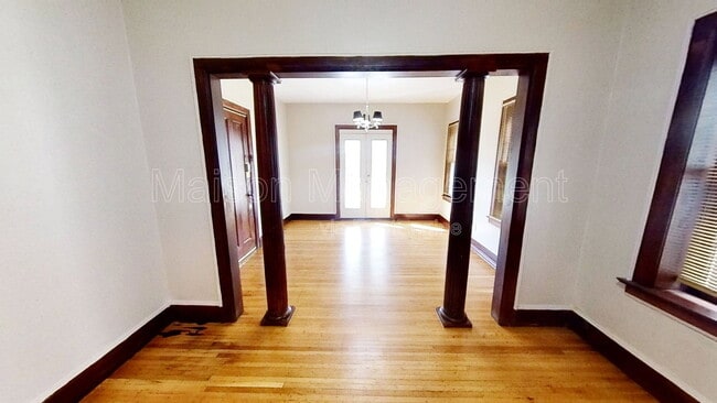 Photo - 100 Laburnam Crescent Unit 1