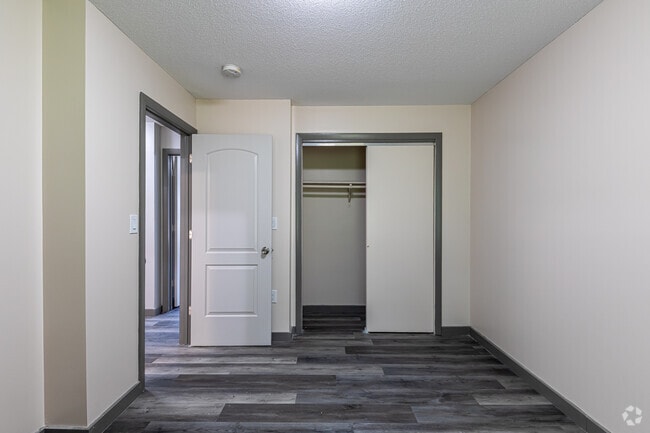 2BR, 1BA Townhouse - Bedroom