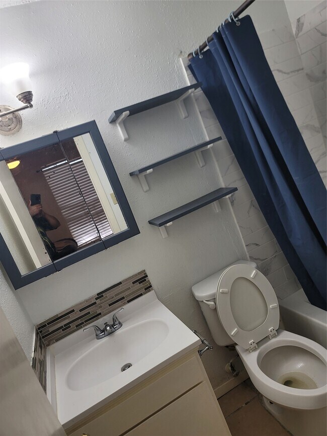 Photo - 12615 Brookglade Cir Unidad 409