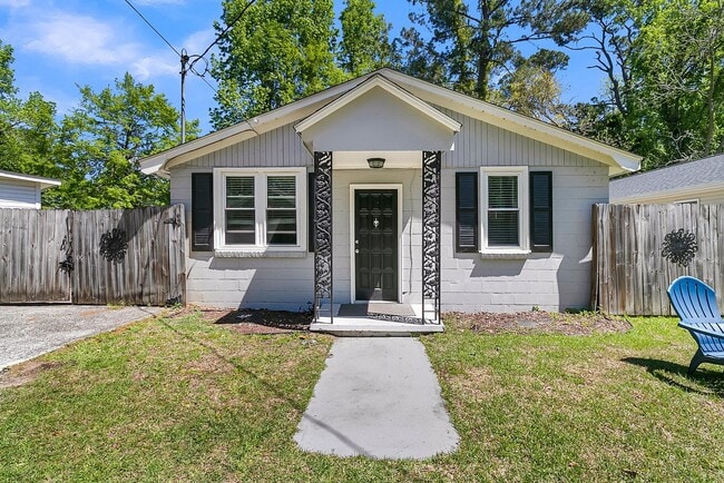 Charming West Ashley Bungalow - Charming West Ashley Bungalow Casa