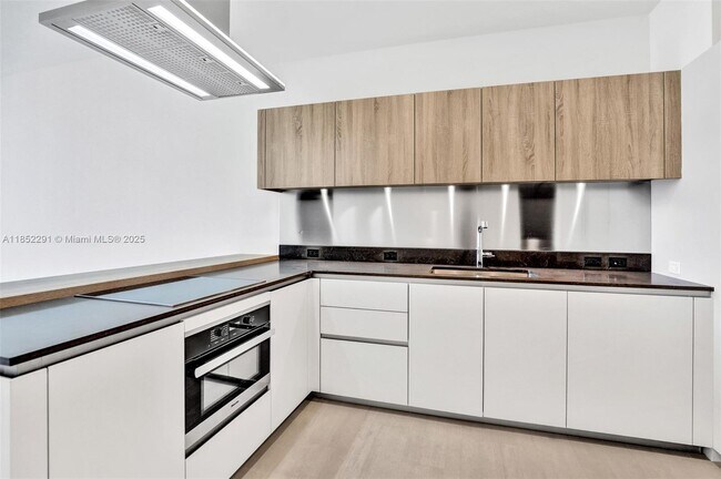 Photo - 1000 Brickell Plaza Unidad 1904 Rental