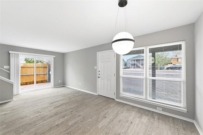 Photo - 2618 Ektom Dr