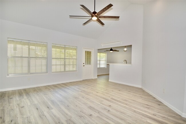 Photo - 2020 Ward St