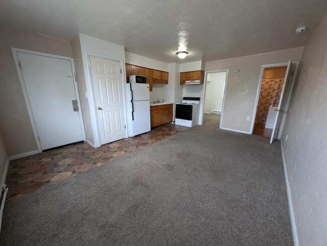 Photo - 430 N 2nd Ave