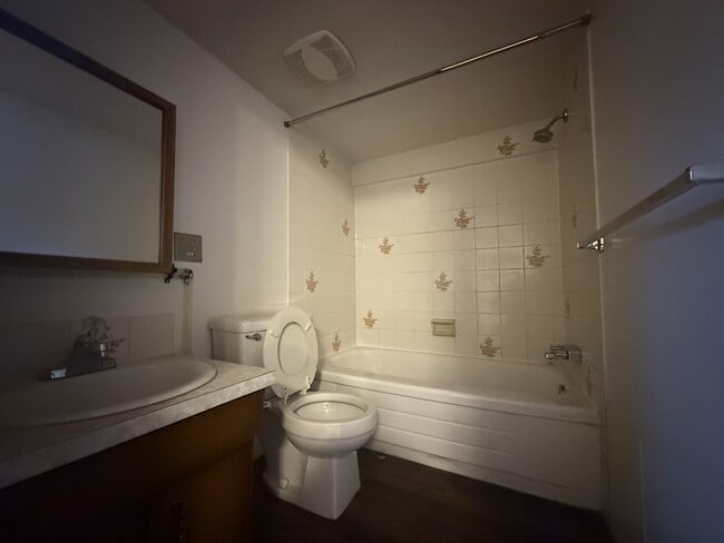 Photo - 1086 W 10th Ave Unité 14