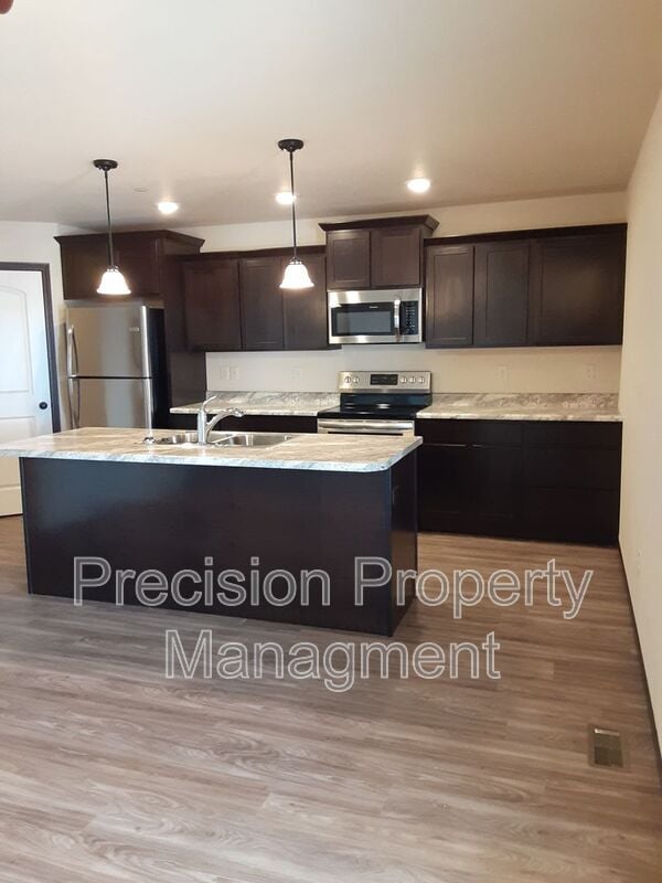 Building Photo - 581 225th St